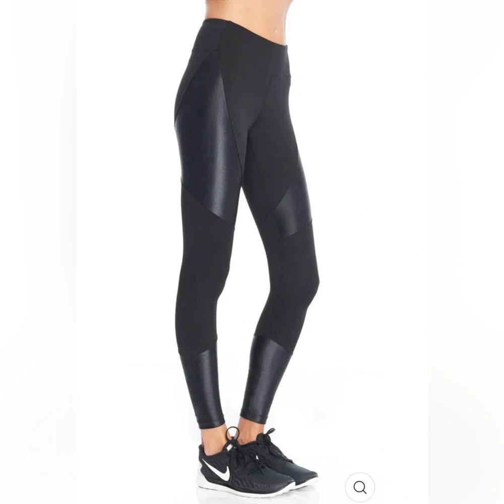 Koral Forge Mid‎ Rise Athletic Legging